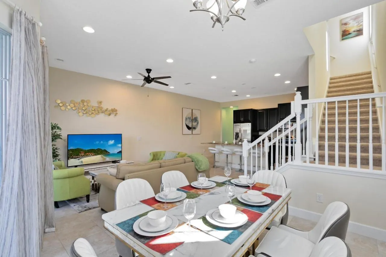 Simply Comfort. Amazing 5Bd Townhouse. Private Pool 达文波特 度假居