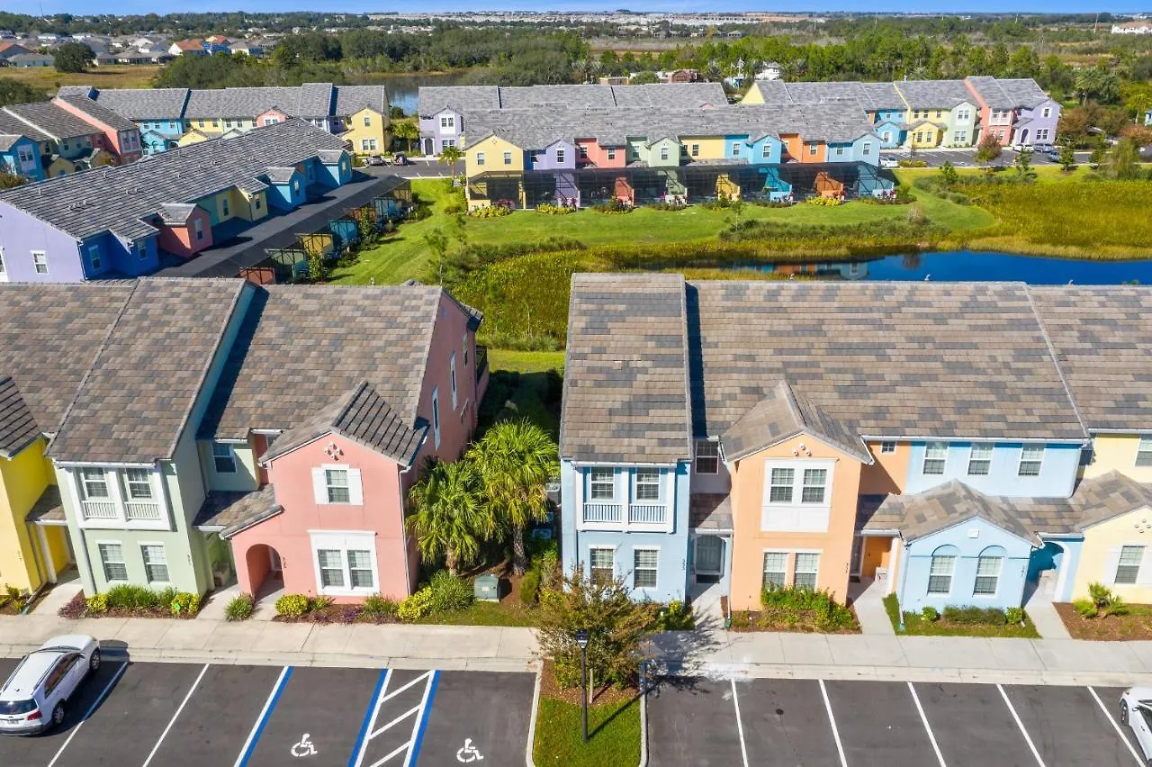 度假居 Simply Comfort. Amazing 5Bd Townhouse. Private Pool 达文波特