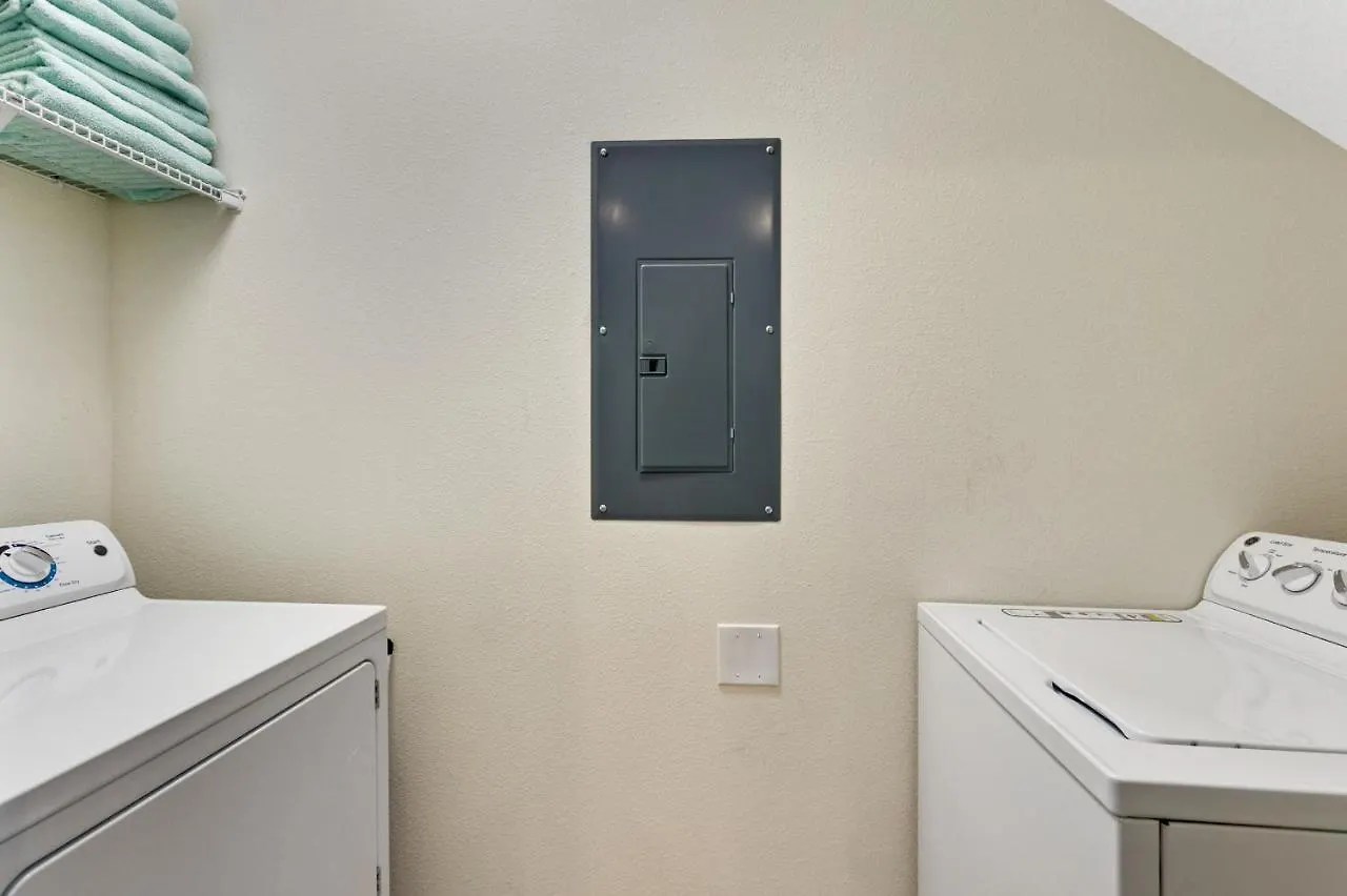 Simply Comfort. Amazing 5Bd Townhouse. Private Pool 达文波特