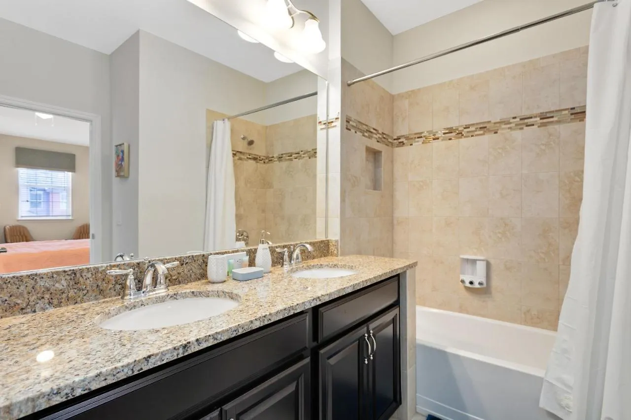 Simply Comfort. Amazing 5Bd Townhouse. Private Pool 达文波特 度假居